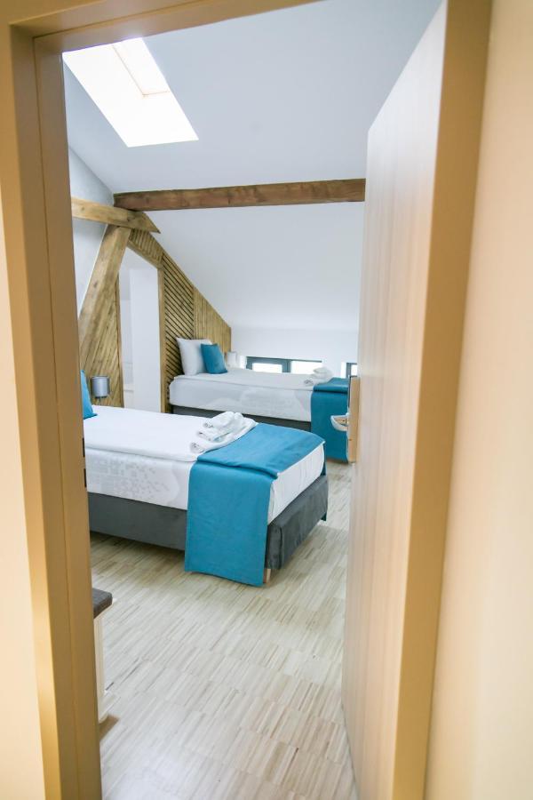May Residence Dumbravita  외부 사진
