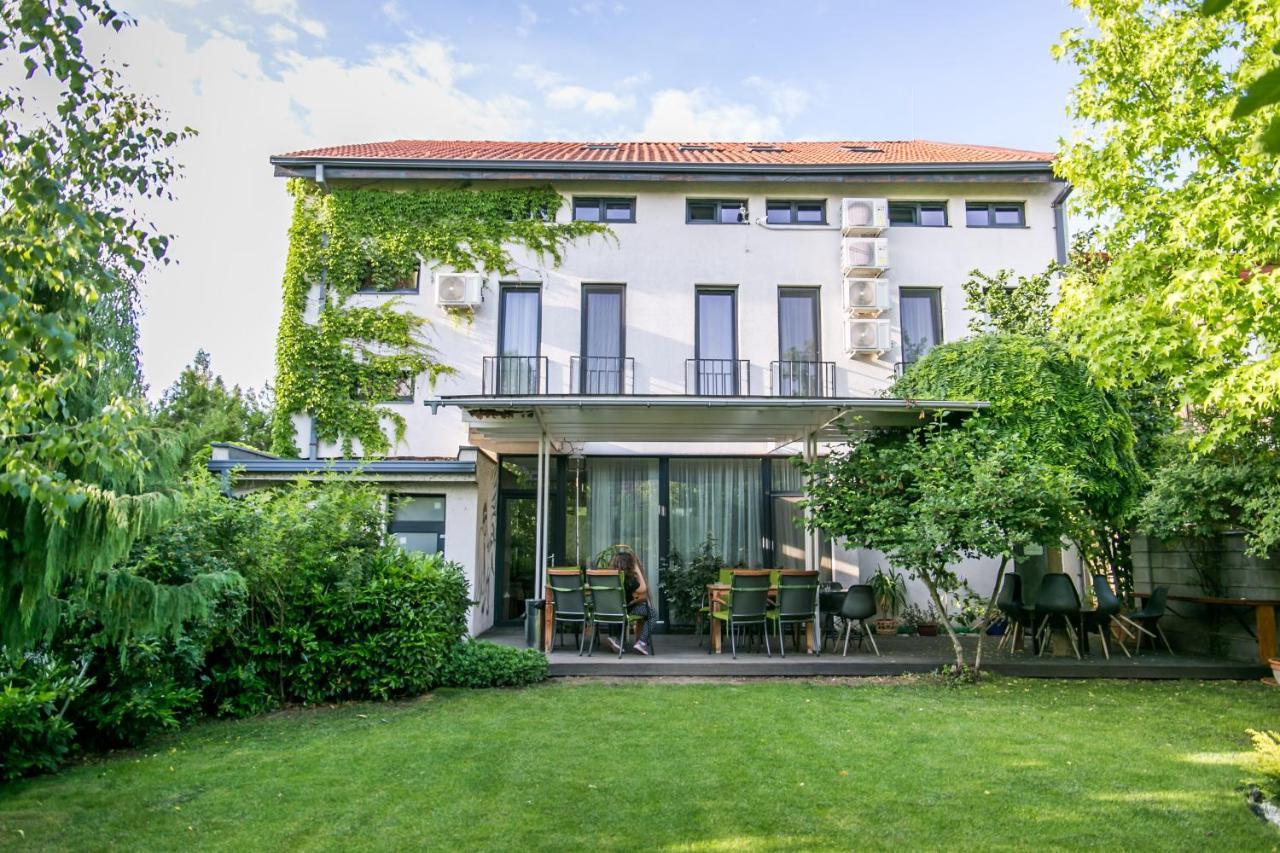 May Residence Dumbravita  외부 사진