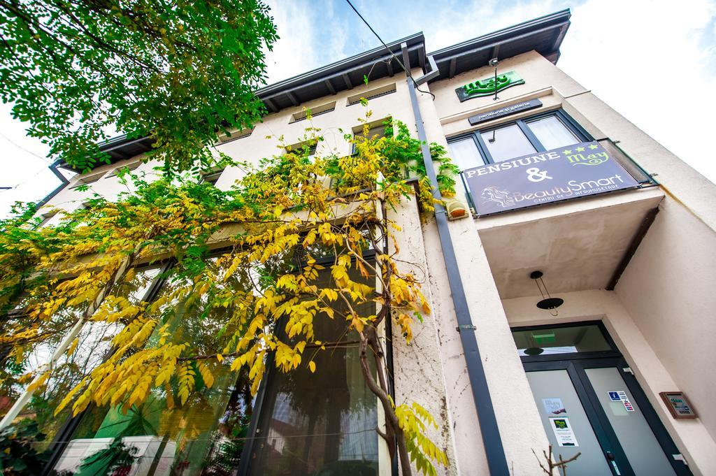 May Residence Dumbravita  외부 사진