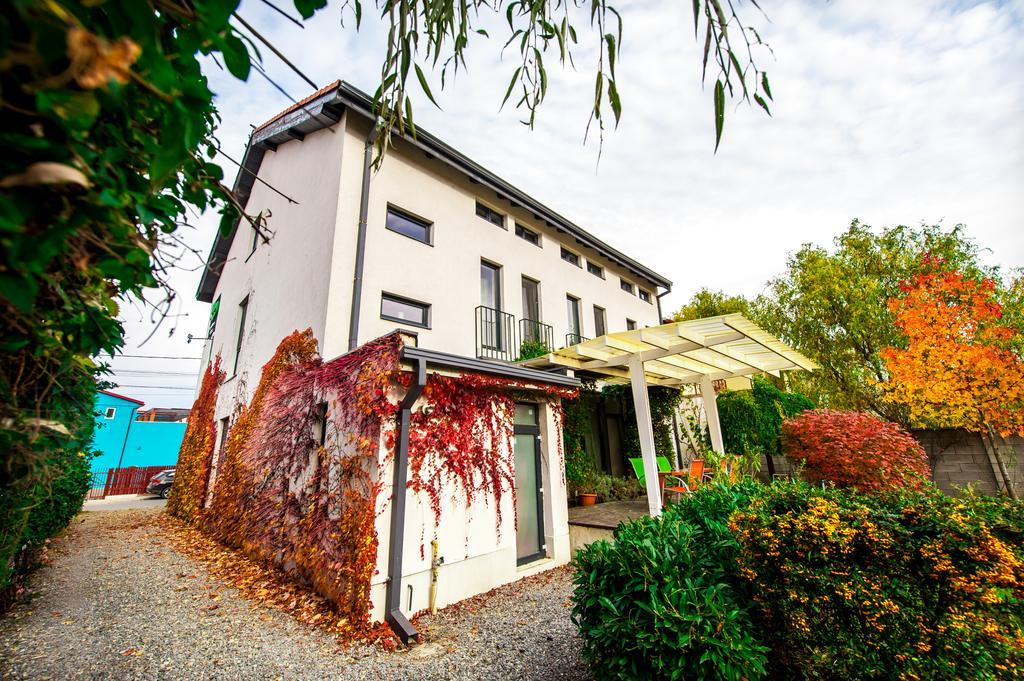 May Residence Dumbravita  외부 사진