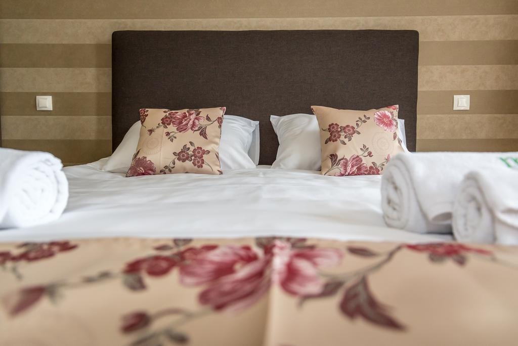 May Residence Dumbravita  외부 사진