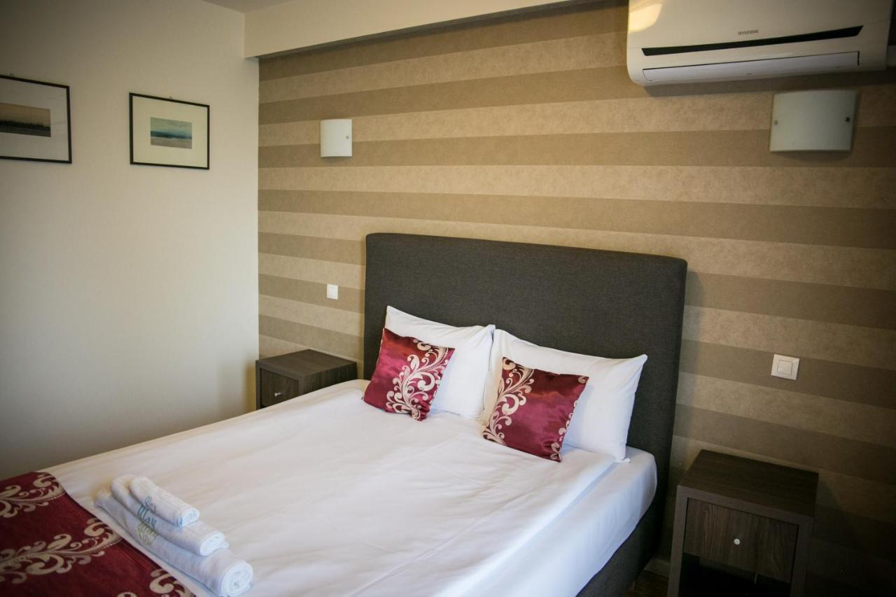 May Residence Dumbravita  외부 사진