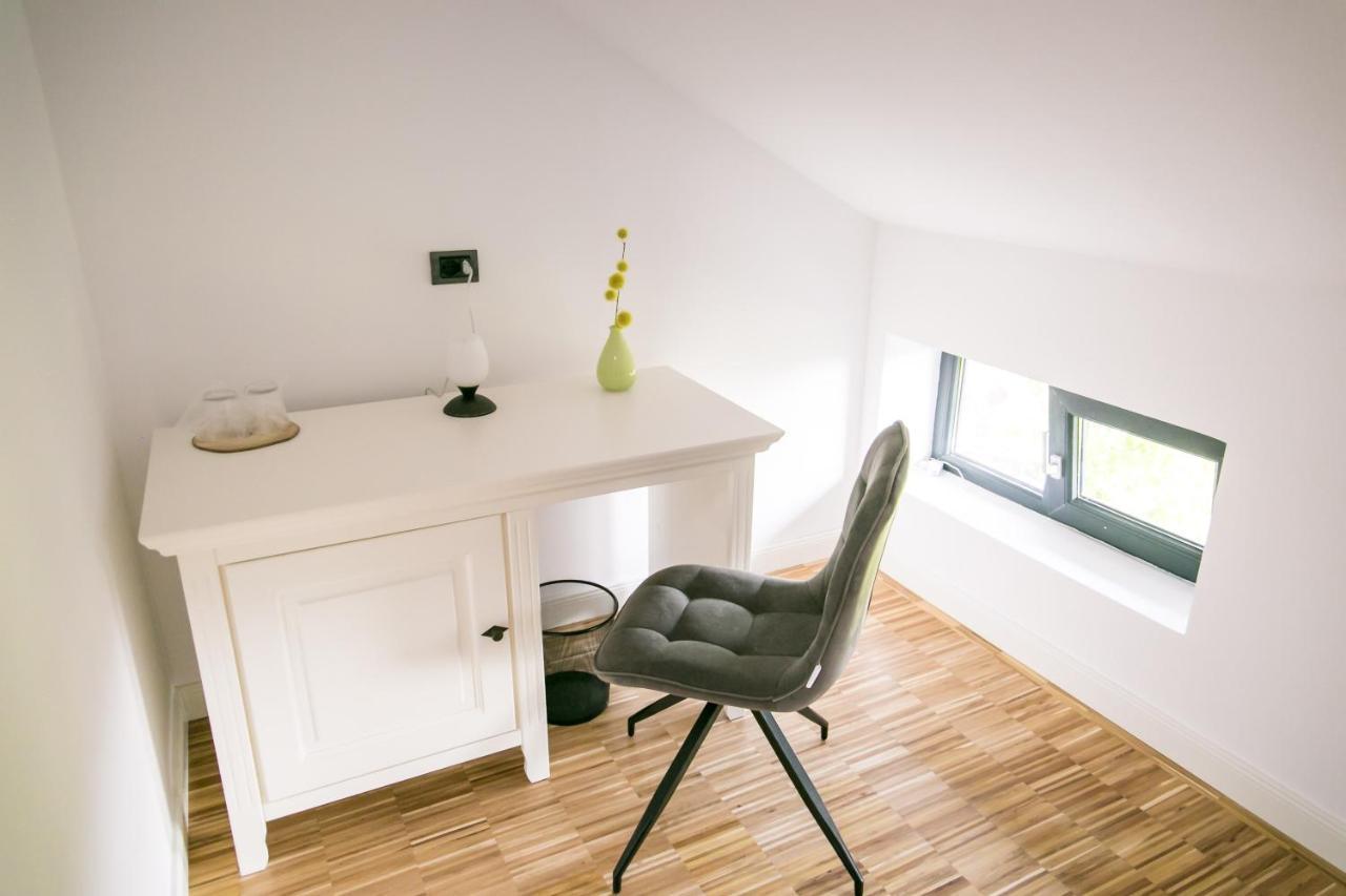 May Residence Dumbravita  외부 사진