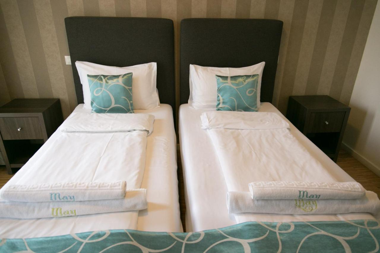 May Residence Dumbravita  외부 사진